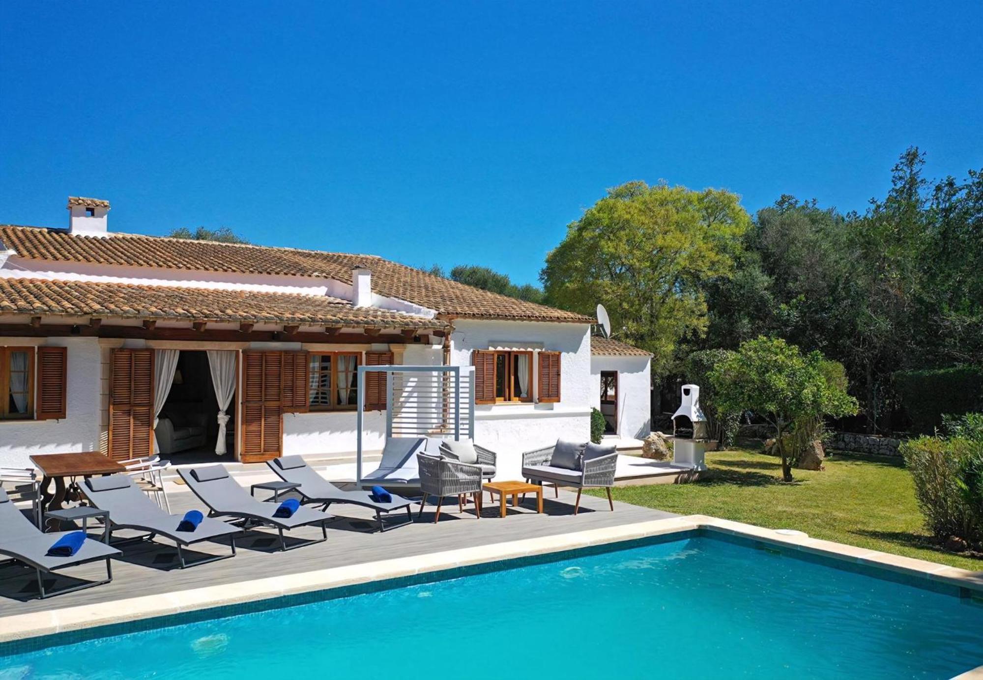 Schoenes In Mit Privatem Pool Pollença